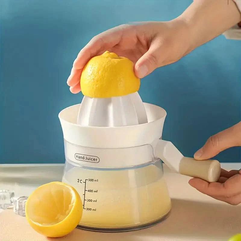 Practical manual citrus juicer for easy fresh juice 