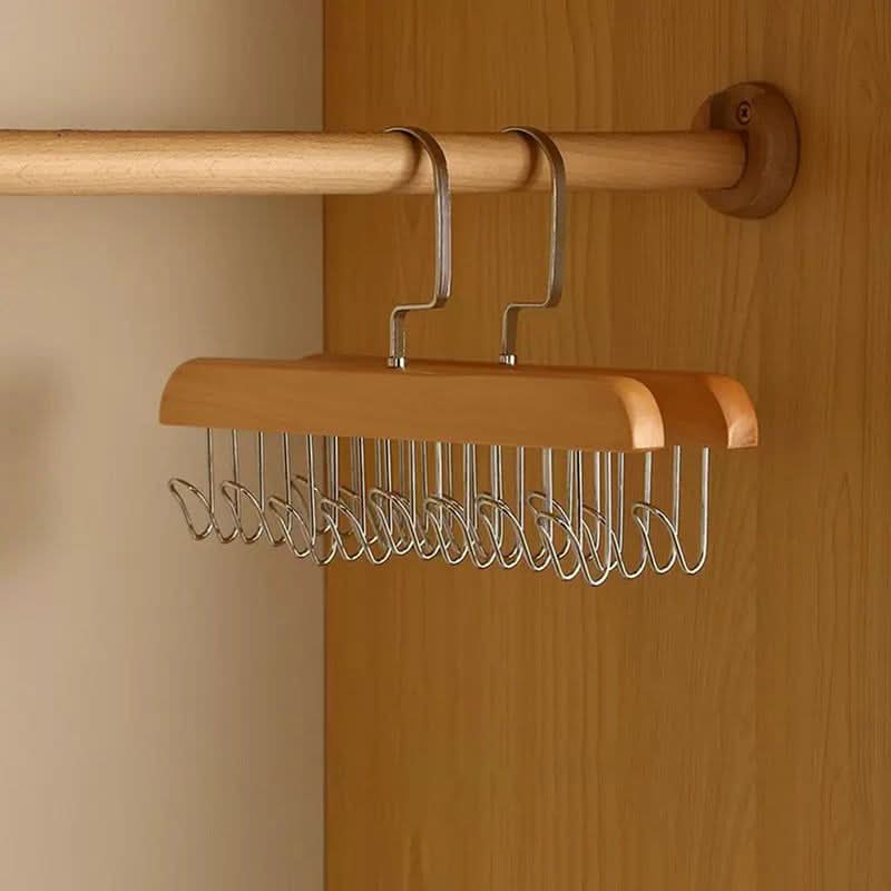 Cintre en bois multi-crochets pour un rangement élégant