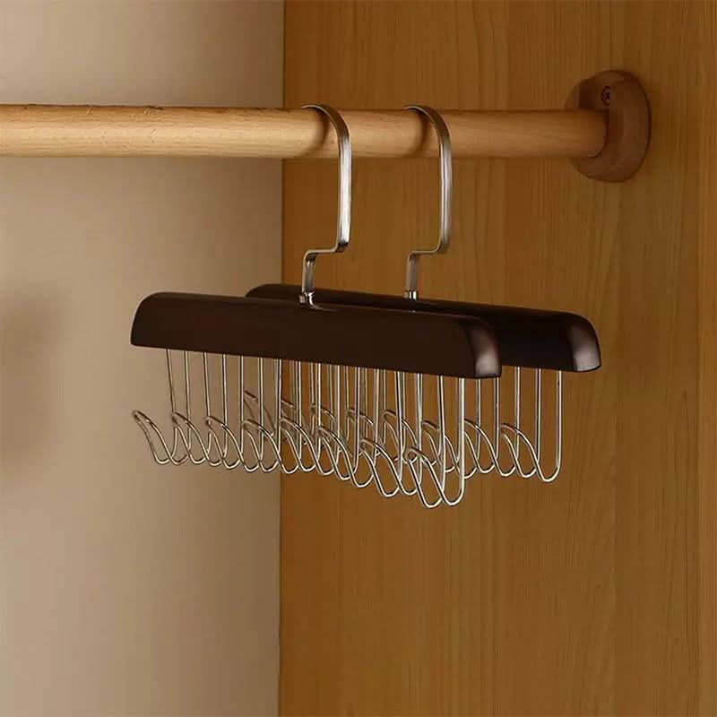 Cintre en bois multi-crochets pour un rangement élégant